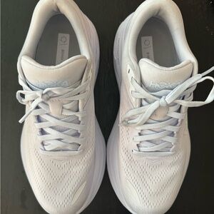 Hoka Bondi 8 / white / women 8.5